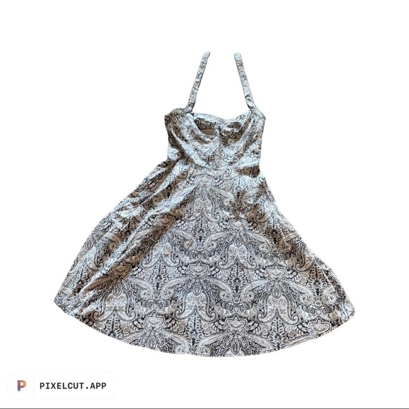 I.N. San Francisco Halter Sundress Black and White Paisley Size 5 Sleeveless EUC - Picture 2 of 12